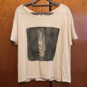 Comfy tee with feather!